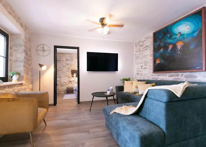 Bella Vista Heritage Oasis