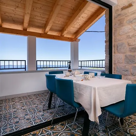Bella Vista Heritage Oasis Villa Podstrana