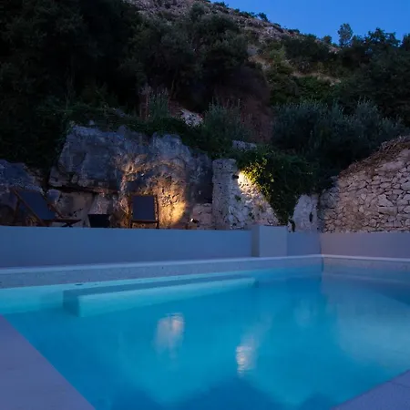 Bella Vista Heritage Oasis * Podstrana