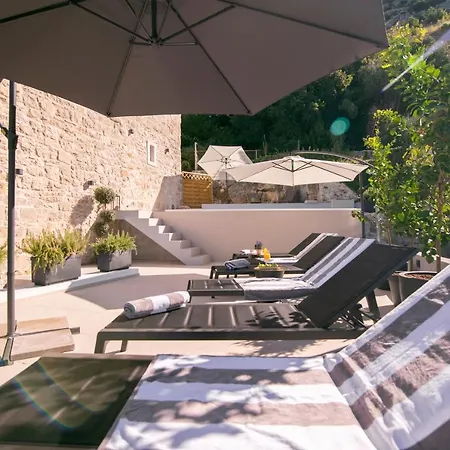 Bella Vista Heritage Oasis Villa Podstrana