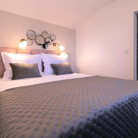 Bella Vista Heritage Oasis Villa Podstrana