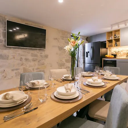 Bella Vista Heritage Oasis Podstrana