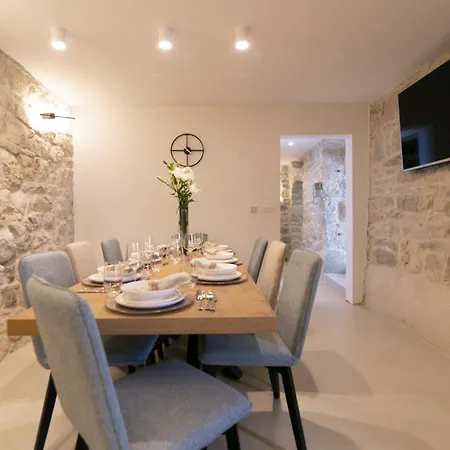 Bella Vista Heritage Oasis Villa Podstrana