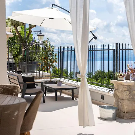 Bella Vista Heritage Oasis Villa Podstrana